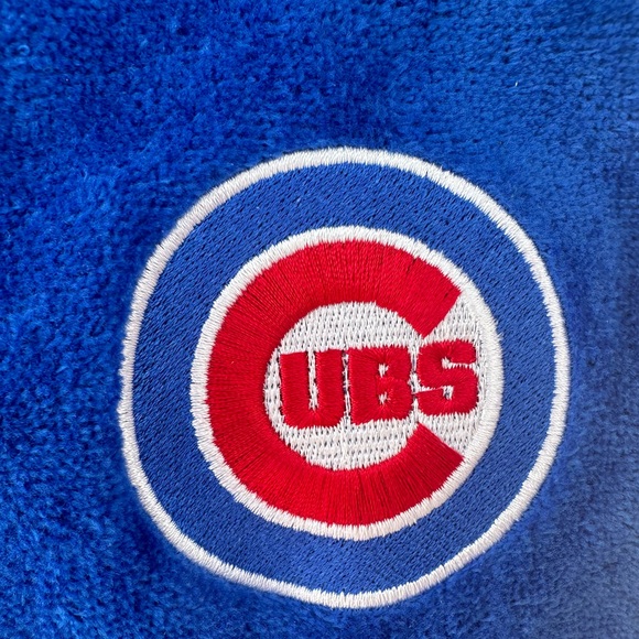 NWT FaceClub Embroidered  Towel - Cubs!  Trifold 16” x 24” towel - Picture 4 of 7